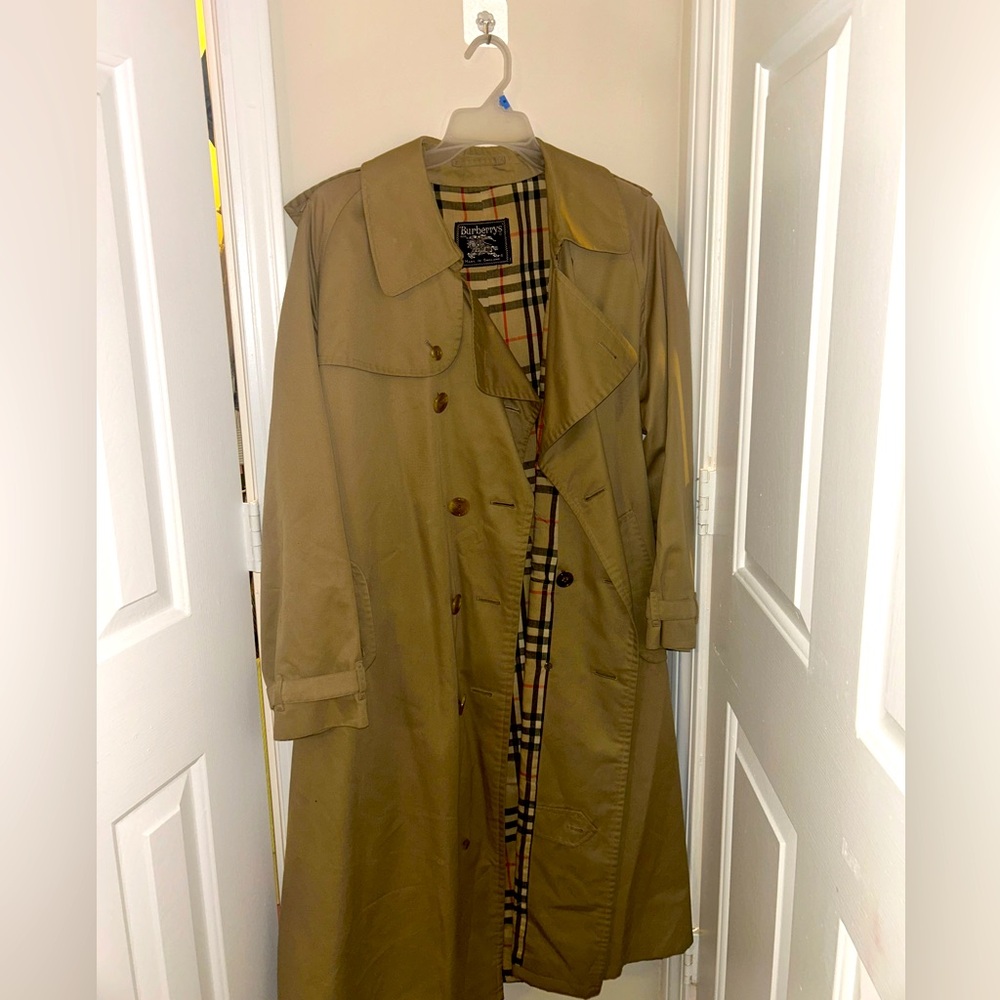 Burberry Trench Coat - fits like xl to xxl Euc